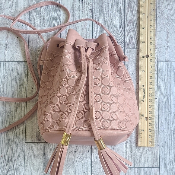 Tassel Textured Bucket Crossbody  Bag Pink - Picture 9 of 12